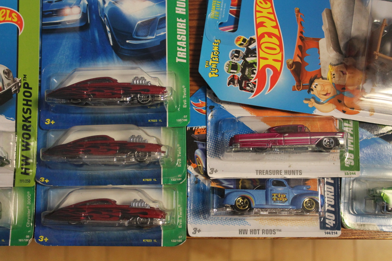 Illustration for article titled Enormous Die-Cast Collection - Box 3 - Hot Wheels